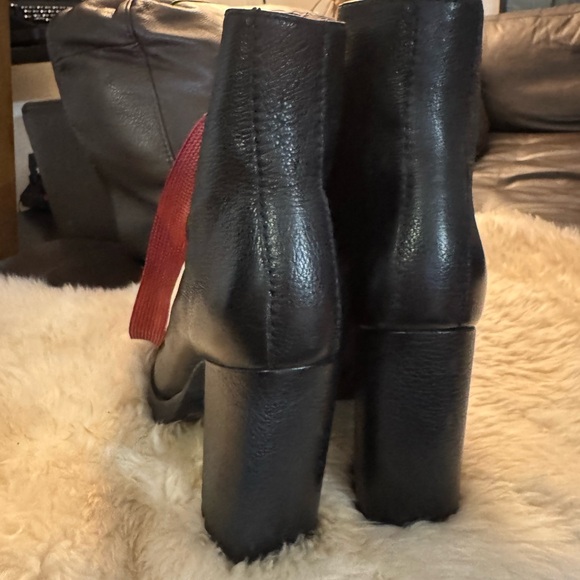 Schutz Black Leather Boots with Red Laces - Picture 4 of 12